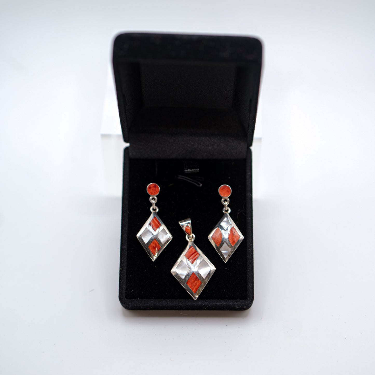 Earrings & Pendant Set - Spondylus, Mother of Pearl