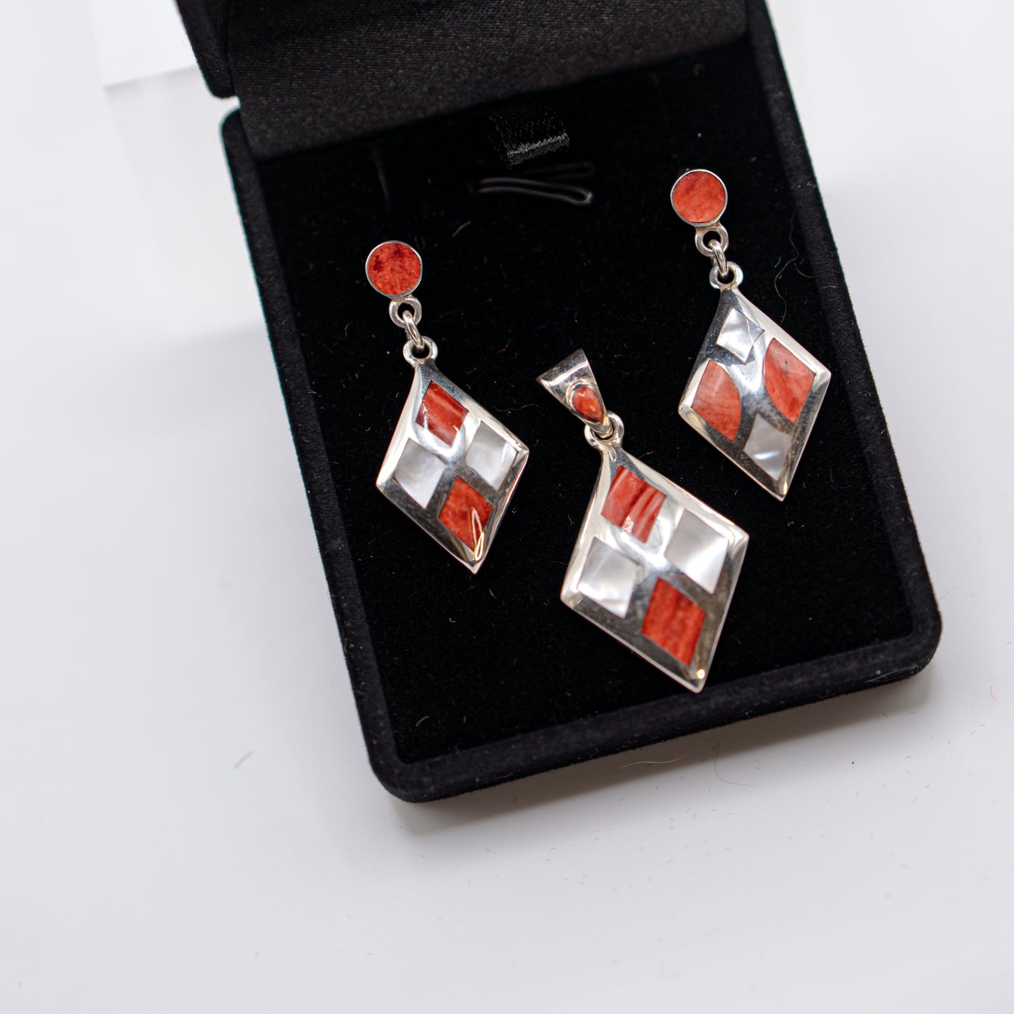 Earrings & Pendant Set - Spondylus, Mother of Pearl